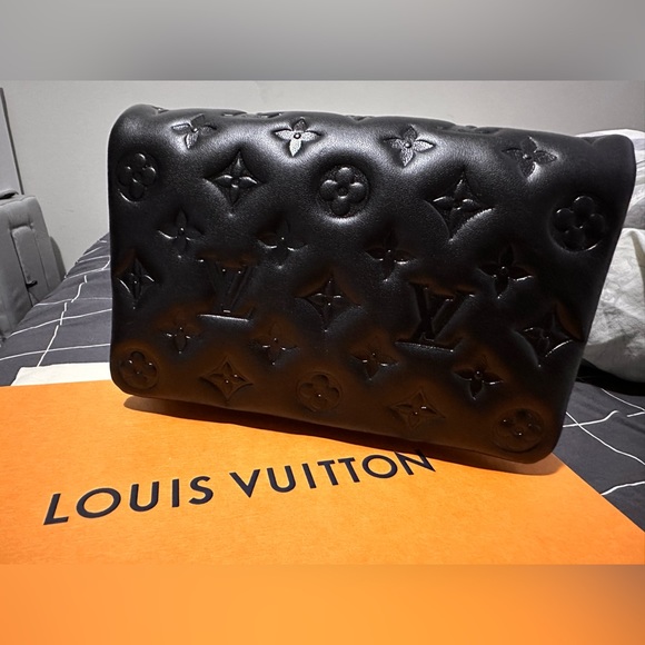 Louis Vuitton Pochette Coussin - Picture 2 of 11